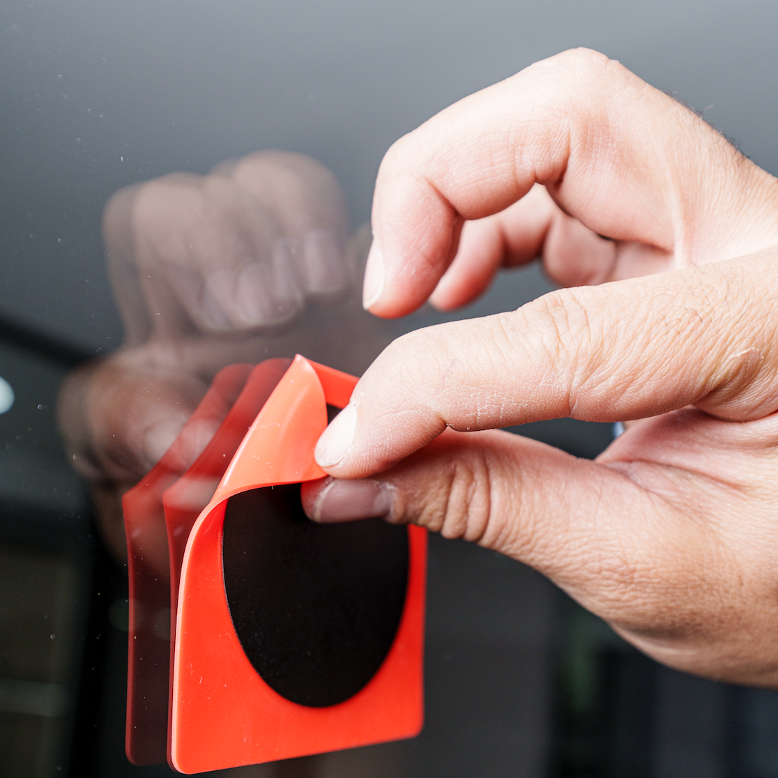 Novo Window Film/Vinyl Gripper Magnet Holder